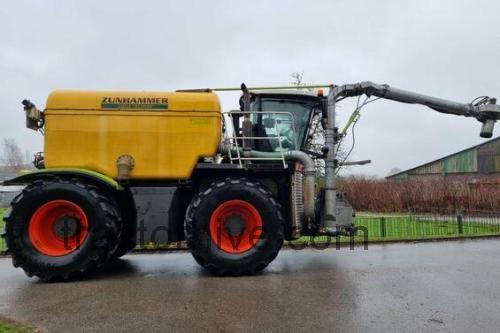 Claas Xerion 3800 Saddle Trac specs and reviews