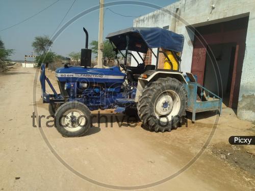 Farmtrac 360 fiche technique et avis