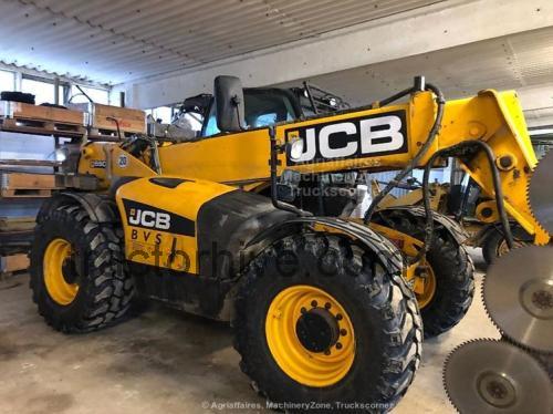 JCB 550-80 Agri Plus specs and reviews 
