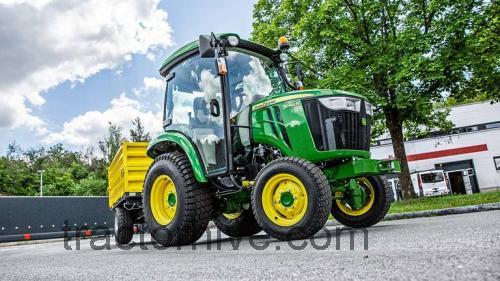 John Deere 3046R specs and reviews