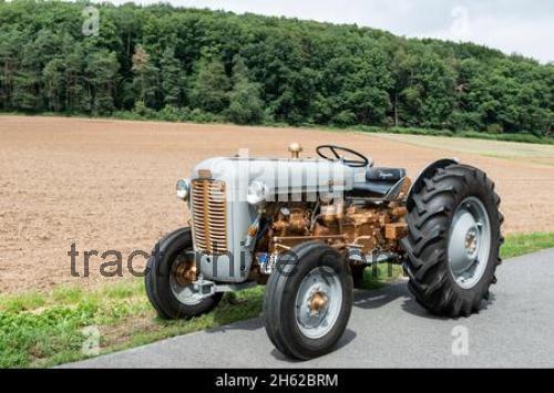 Massey Ferguson 1960 specs and reviews 